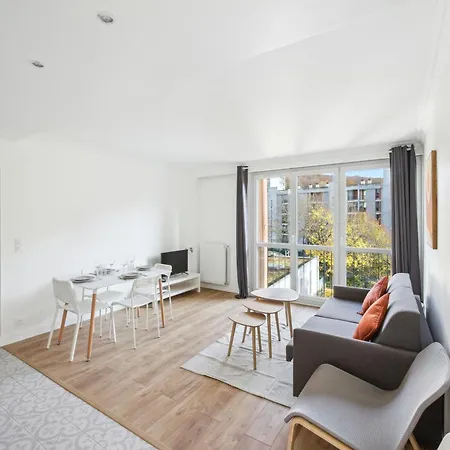 Chic Apart With Parking Apartament *